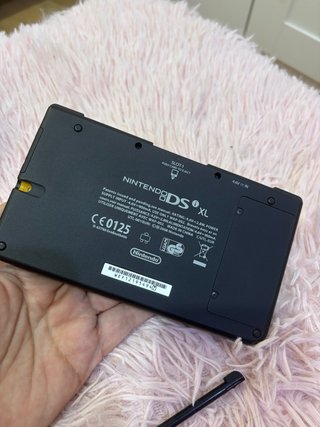Nintendo DSi XL Amarilla + Lápiz y Cartucho juegos