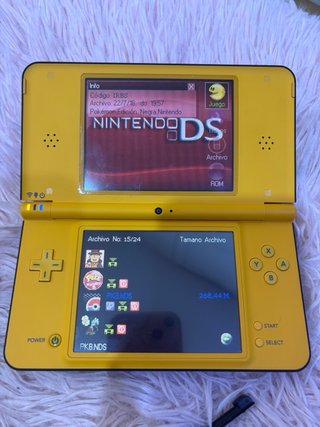 Nintendo DSi XL Amarilla + Lápiz y Cartucho juegos