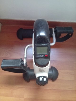 Bicicleta estática para ejercicio en casa