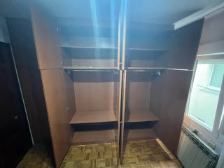 Armario de madera para dormitorio