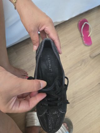 Zapatillas negras con brillos