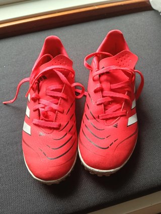Zapatillas multitaco Adidas Predator Rojas