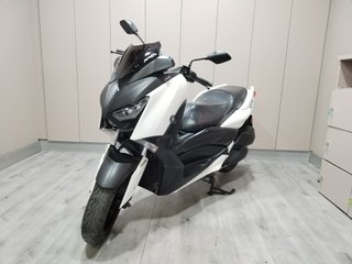 Yamaha XMAX 300 Scooter