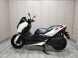 Yamaha XMAX 300 Scooter