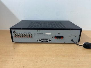 Amplificador Luxman LV-92 Negro