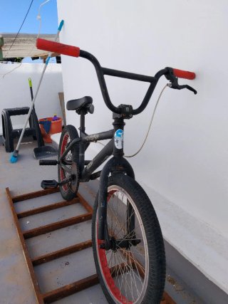 Bicicleta BMX en buen estado