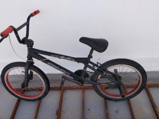Bicicleta BMX en buen estado