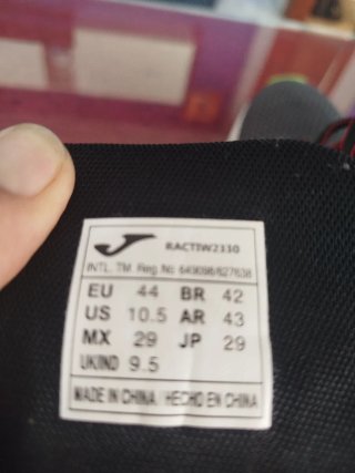 Deportivas Joma grises y rojas