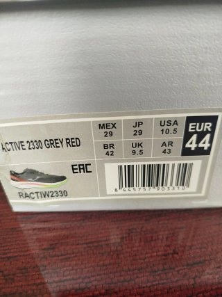 Deportivas Joma grises y rojas