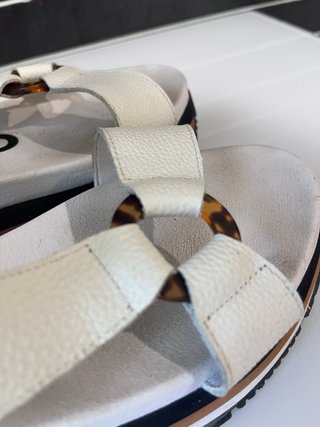 Sandalias Gioseppo blancas y multicolor
