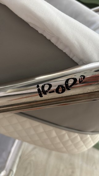 Carro de bebé con capazo, silla y sombrilla,