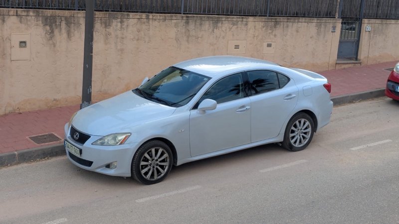 Lexus IS 2008 - foto 1