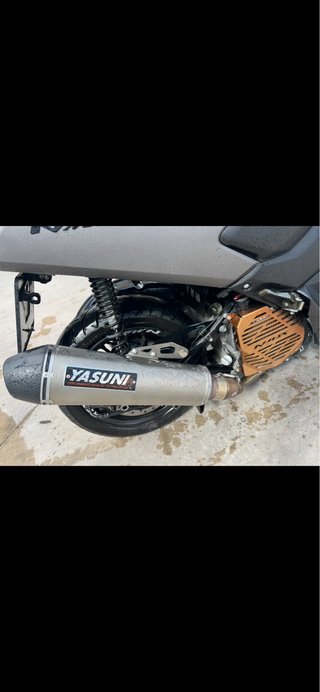 Yamaha NMAX 125 gris/plata