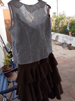 Traje de flamenca blanco y marrón