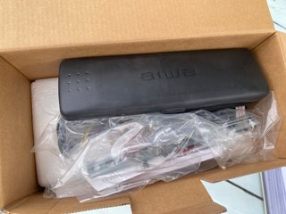 Radio de coche Aiwa CT-R420 con casete nueva