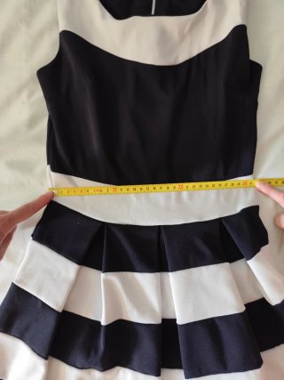Vestido elegante rayas blanco y negro
