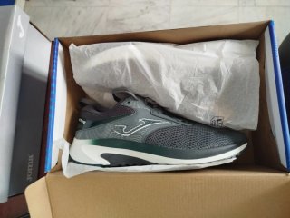 Deportivas Joma grises y verdes
