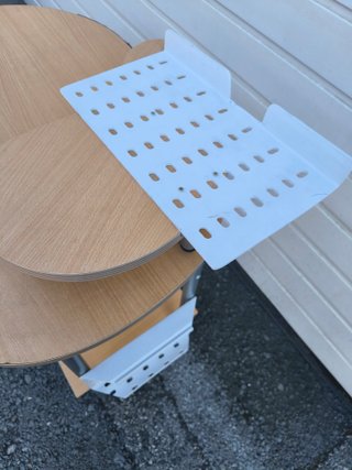 Mesa escritorio ordenador madera y metal.