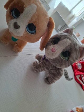 2 Peluches interactivos perro y gato