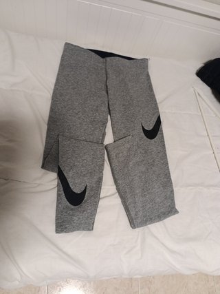 Mallas deportivas Nike grises