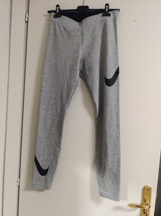 Mallas deportivas Nike grises