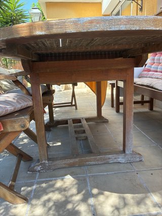 Mesa de jardín madera + 4 sillas y banquilo