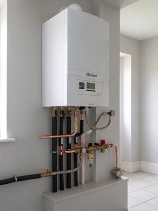Instalación calderas termos eléctricos aerotermia