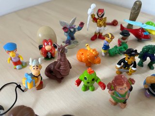 Lote Minifiguras Huevo Kinder Sorpresa Variadas