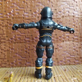 Figura Fortnite Dark Voyager 11cm + accesorios