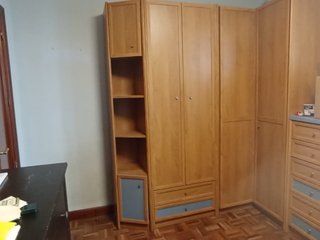Dormitorio juvenil: escritorio, armario y cama