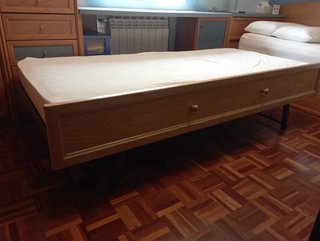 Dormitorio juvenil: escritorio, armario y cama