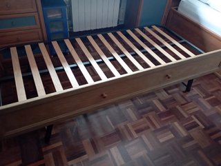 Dormitorio juvenil: escritorio, armario y cama