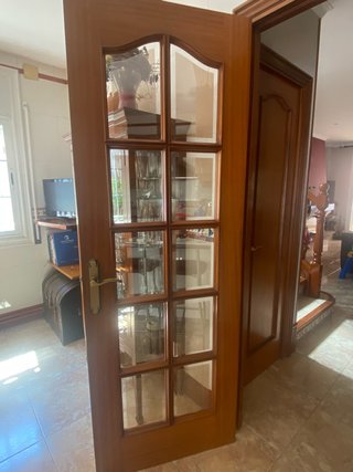 Puerta madera con cristal