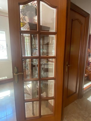 Puerta madera con cristal