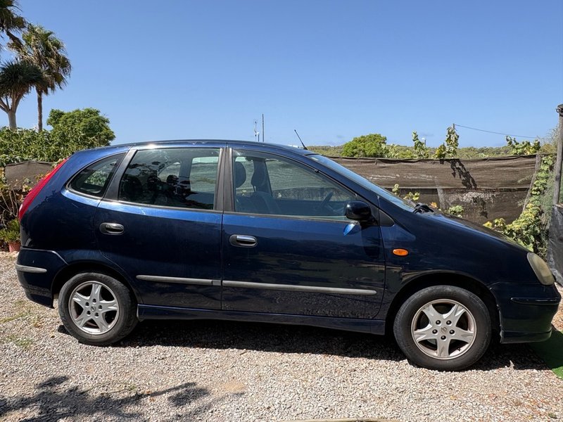 Nissan Almera 2004 - foto 1