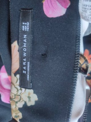 Falda Zara flores negra multicolor