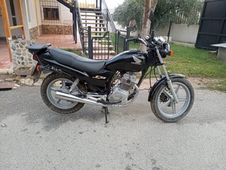 Honda CB250 Negra