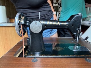Máquina de coser Sigma antigua