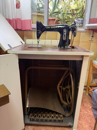 Máquina de coser Sigma antigua