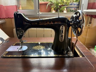 Máquina de coser Sigma antigua