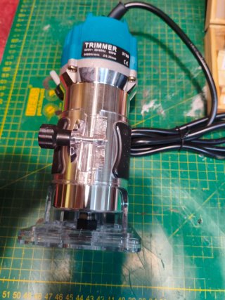 Fresadora Eléctrica + Set 15 fresas