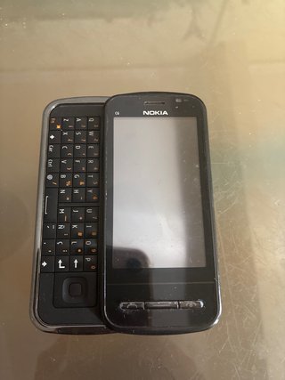 Móvil Nokia C6 Negro