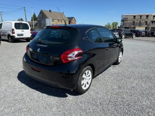Peugeot 208 2013