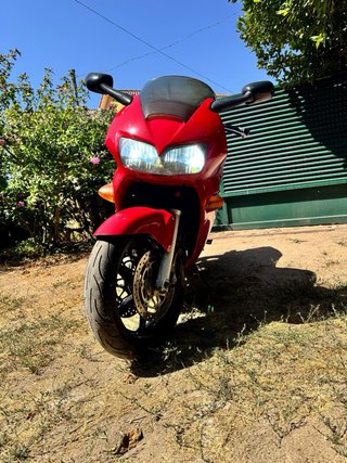 Honda VFR 800 FI Roja