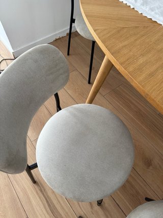 Mesa ovalada y 6 sillas