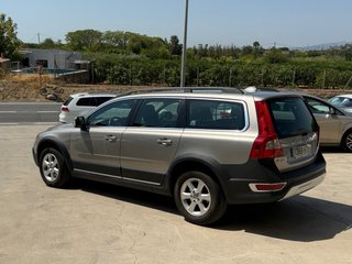 VOLVO XC70 D4 MANUAL 2013