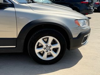 VOLVO XC70 D4 MANUAL 2013