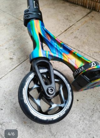 Patinete freestyle morado y multicolor