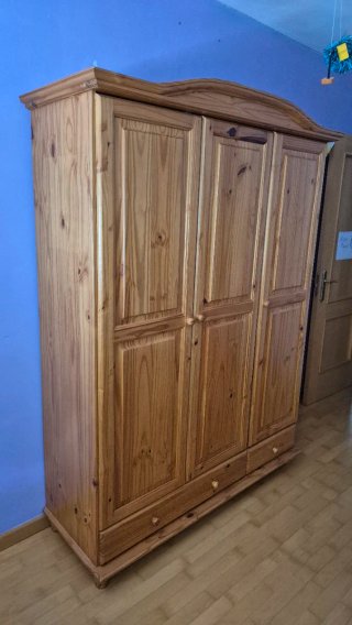 Lote de armario 3 puertas pino y litera