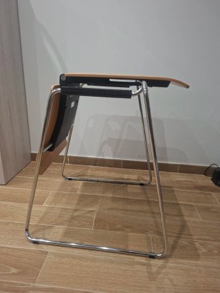 Silla convertible en mesa madera y metal